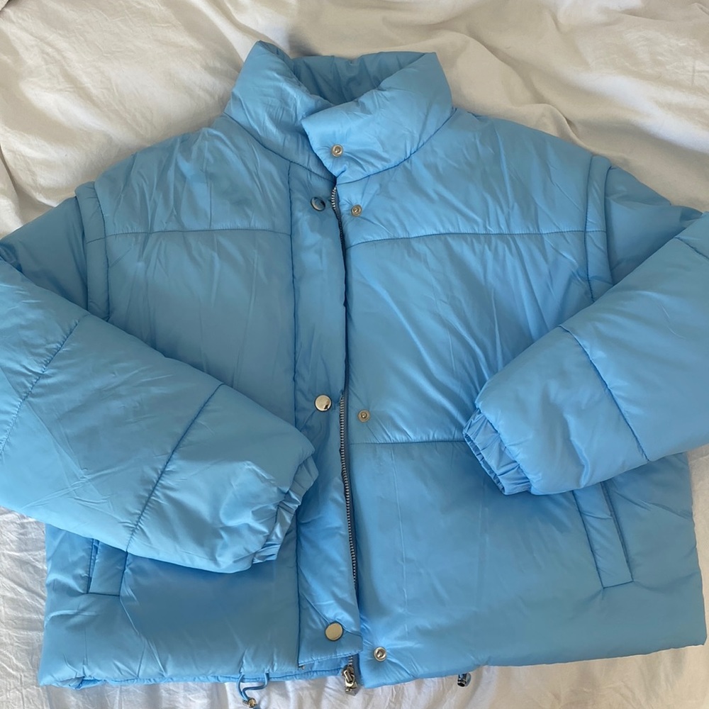 PRETTYLITTLETHING, BABY BLUE PUFF JACKET W DETACHABLE SLEEVE, SIZE S NEVER WORN